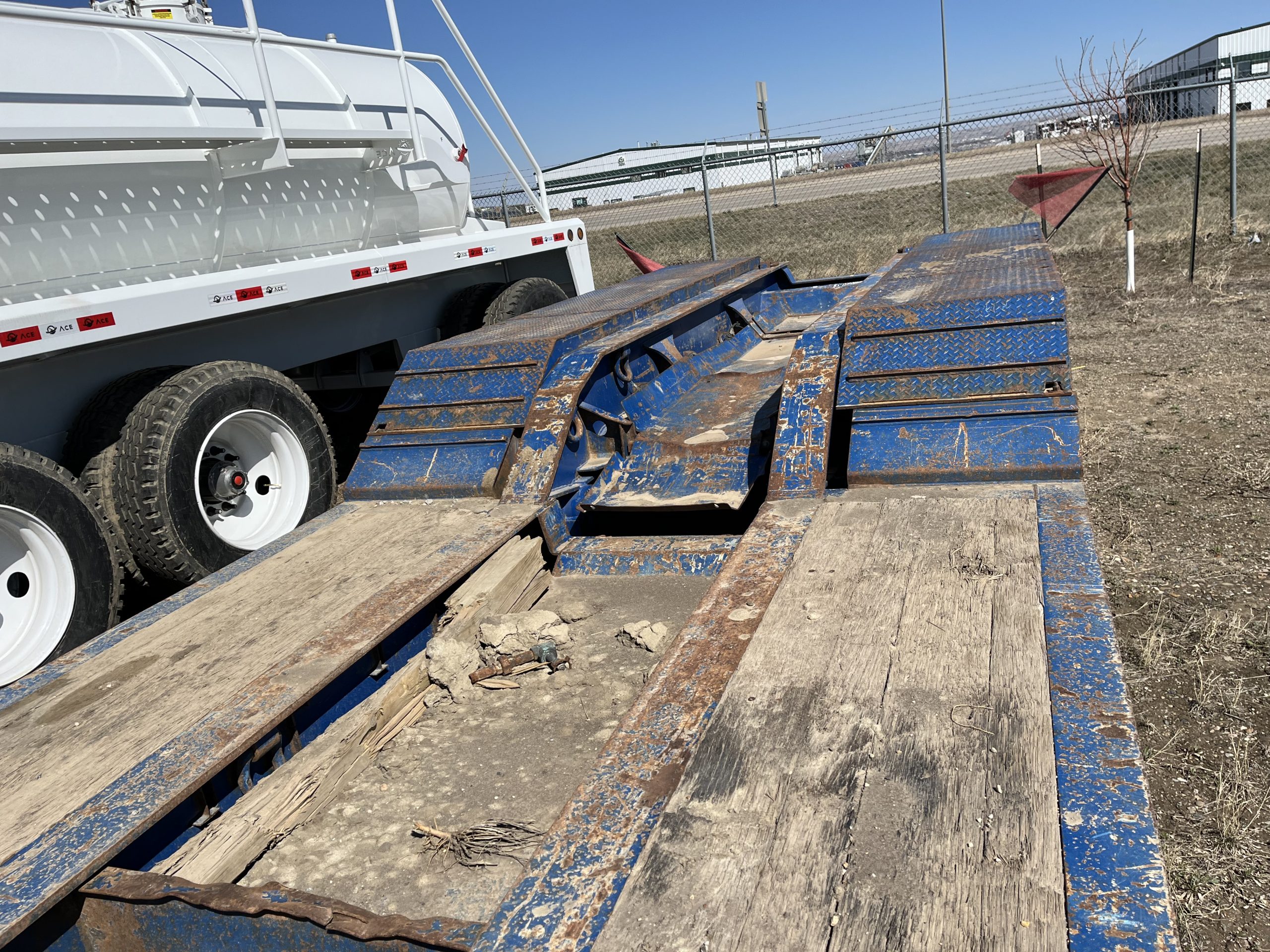 2015 Trail King TK 102 HDG - image 5 of 6