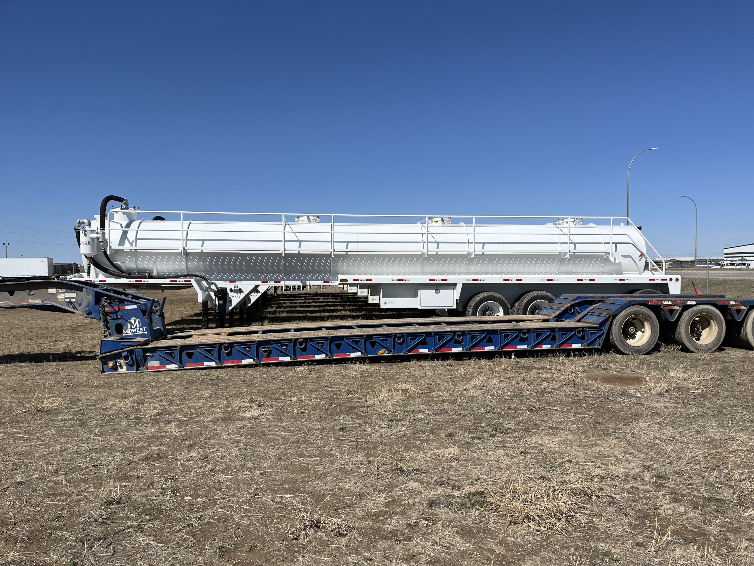 2015 Trail King TK 102 HDG - image 2 of 6