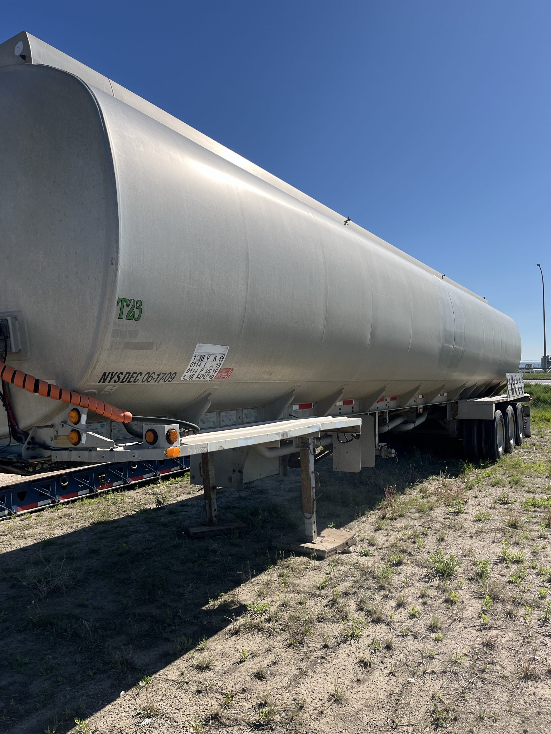 1998 Heil 14300 Gallon - image 1 of 6