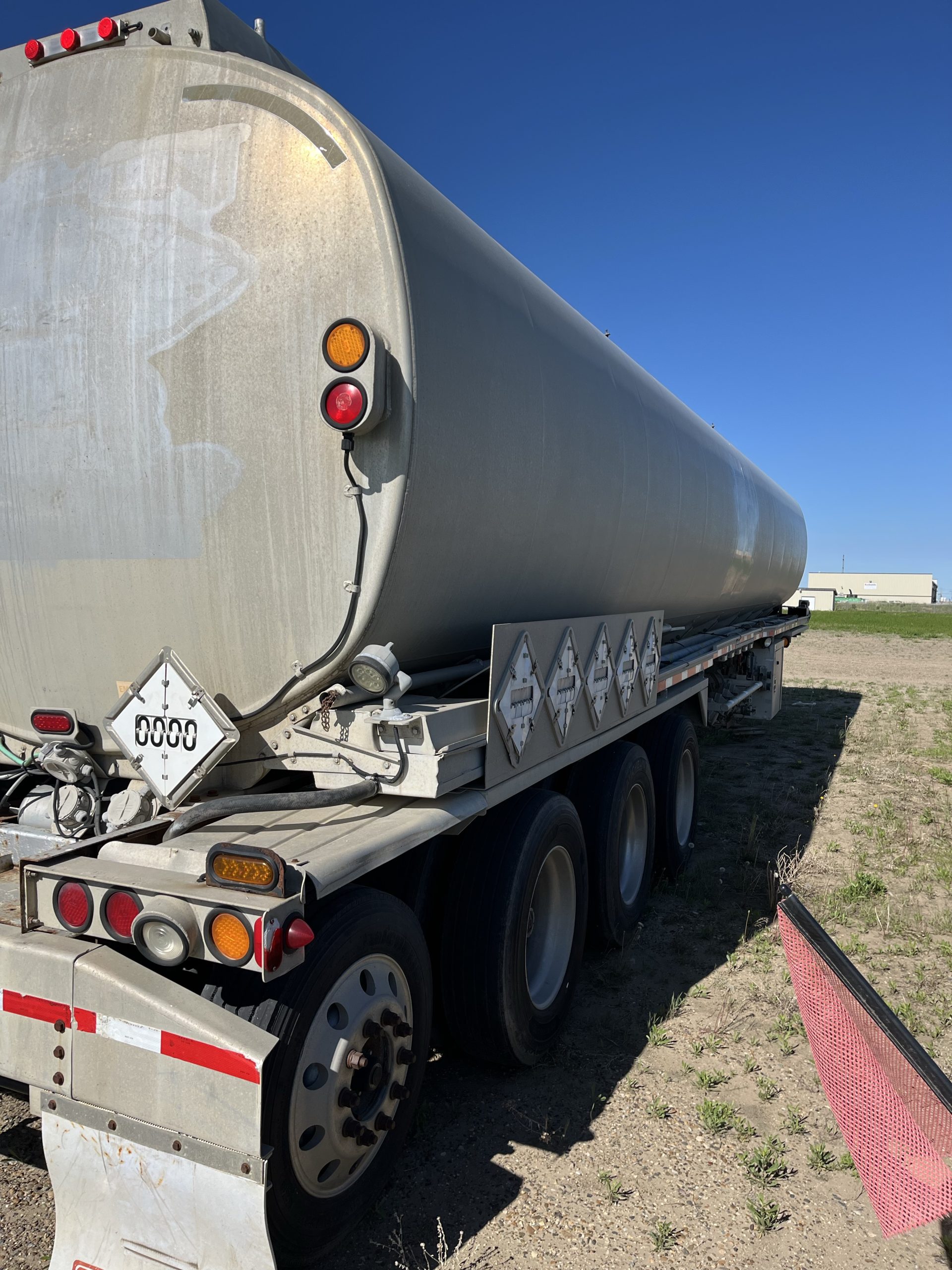 1998 Heil 14300 Gallon - image 3 of 6