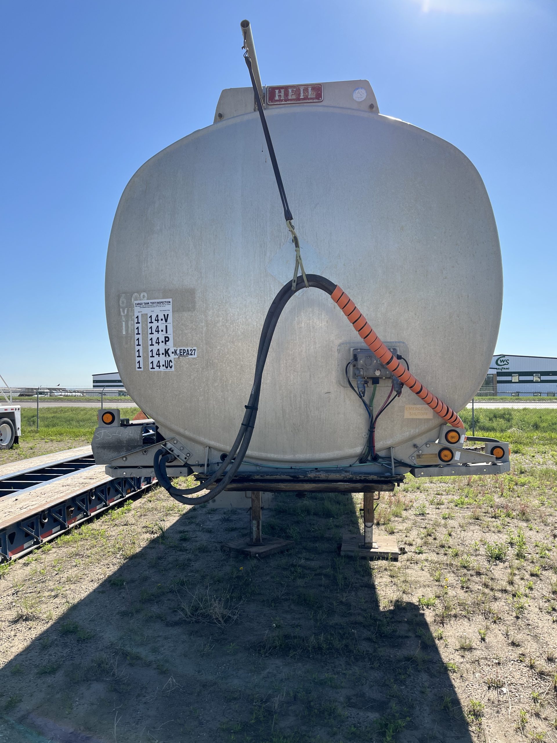 1998 Heil 14300 Gallon - image 2 of 6