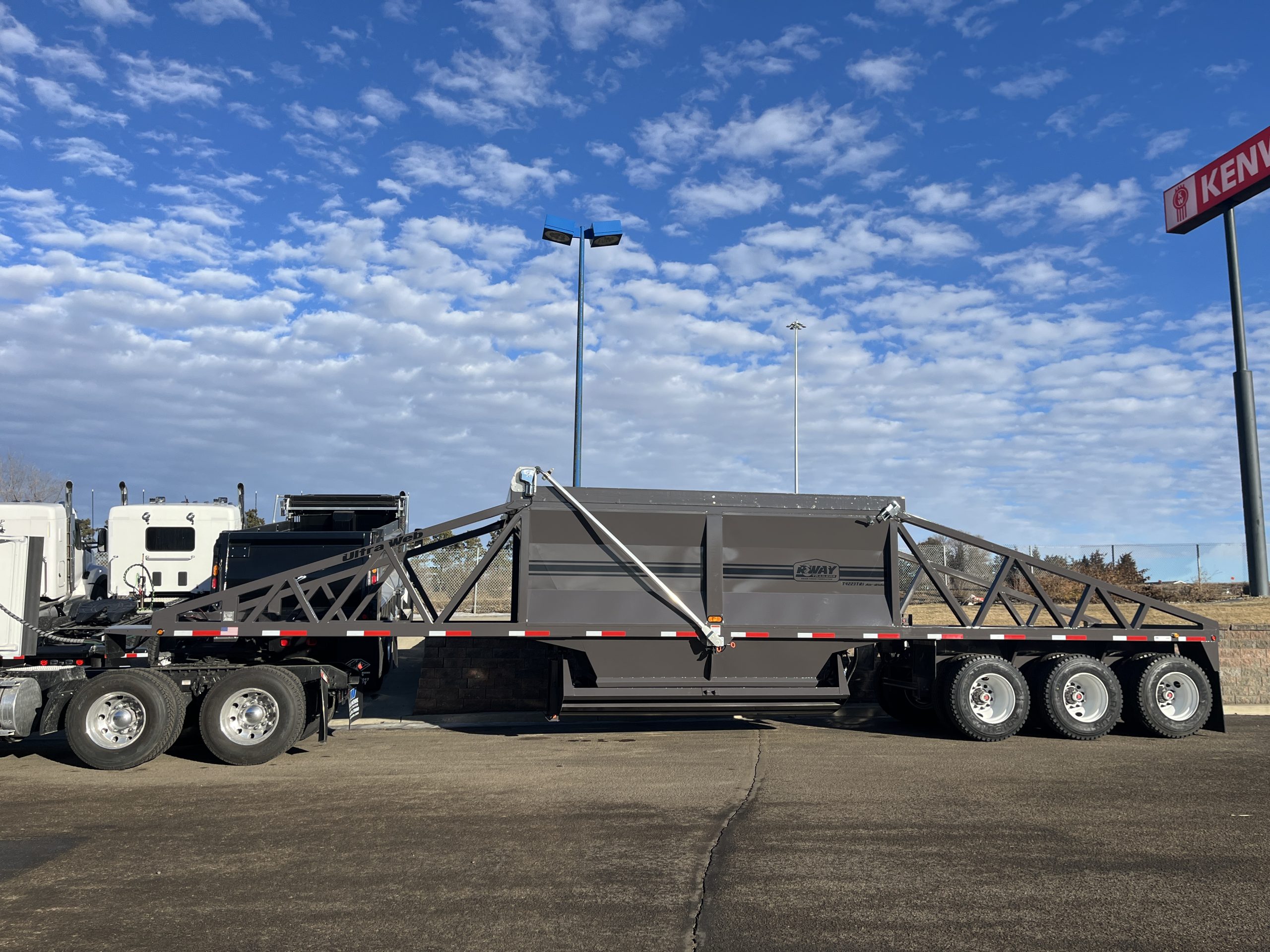 2027 RWAY T4423 TRI AIR - image 2 of 6