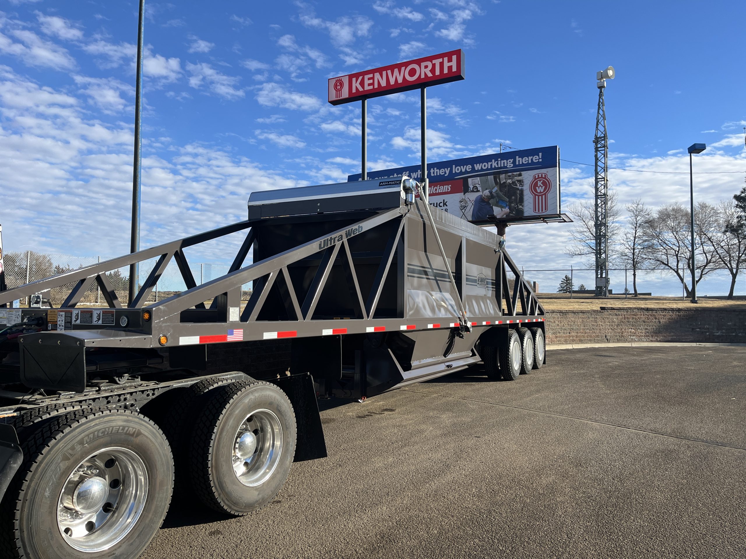 2027 RWAY T4423 TRI AIR - image 1 of 6