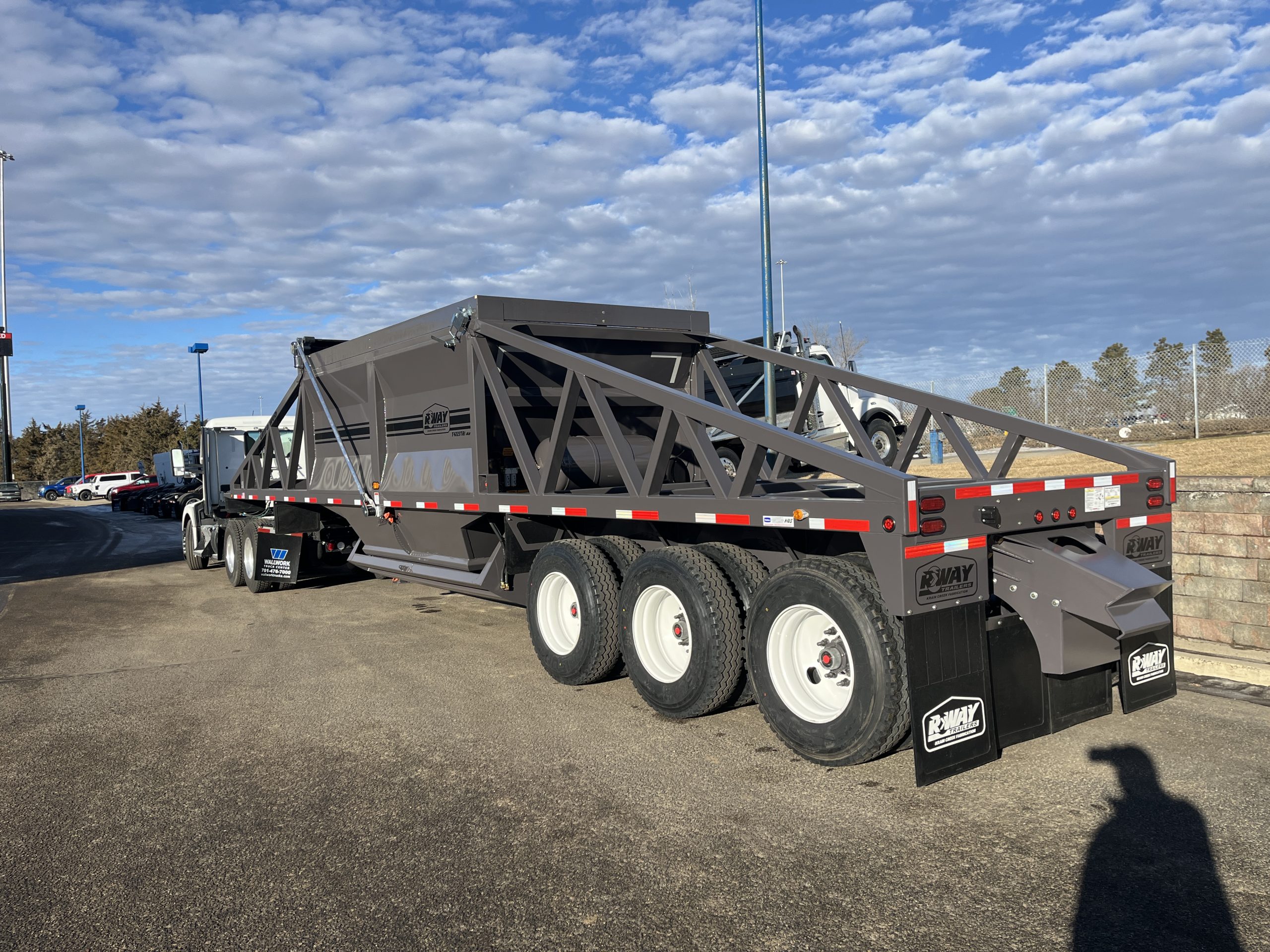 2027 RWAY T4423 TRI AIR - image 3 of 6