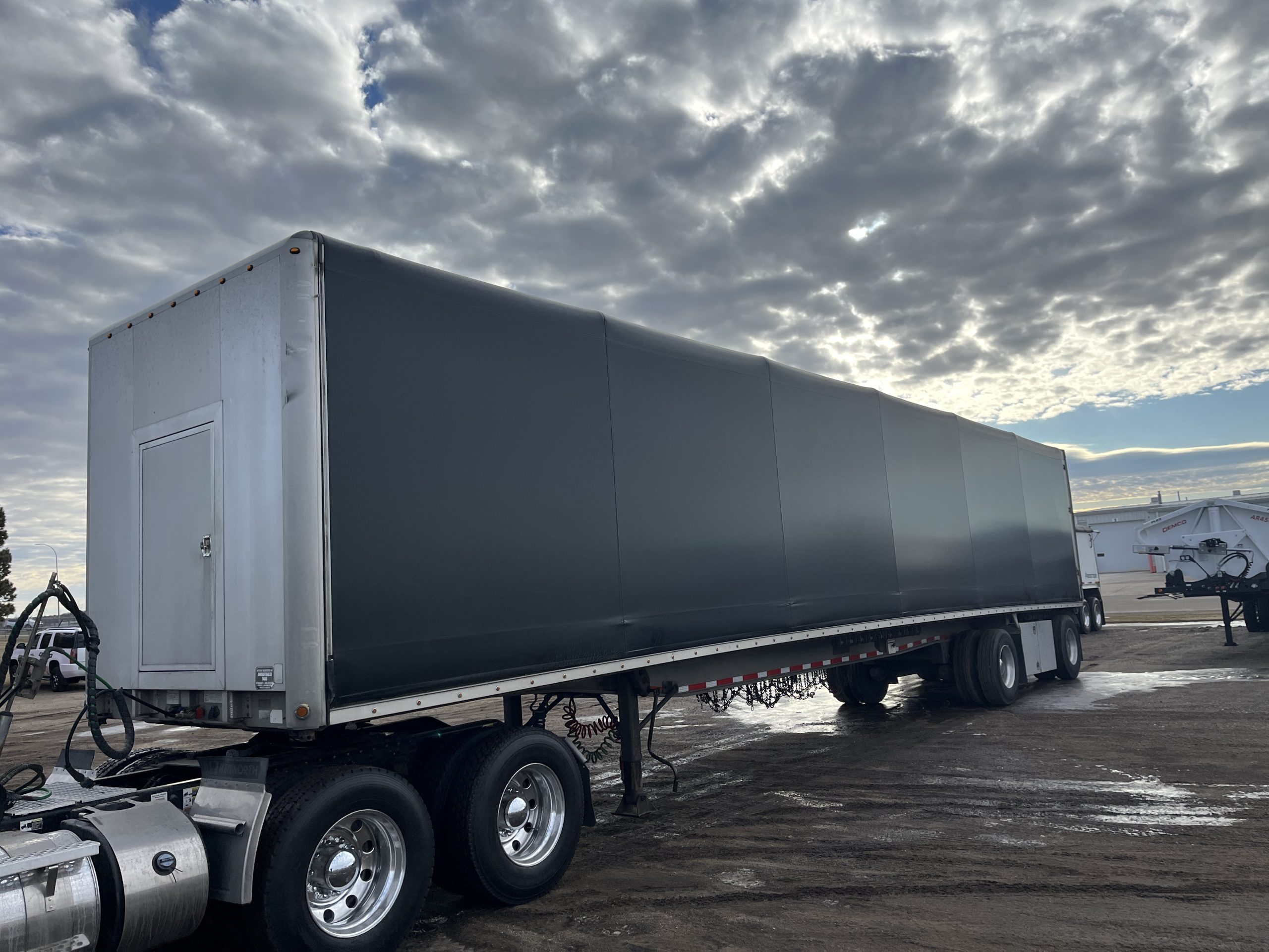 2002 RAVEN FLATBED - image 1 of 6