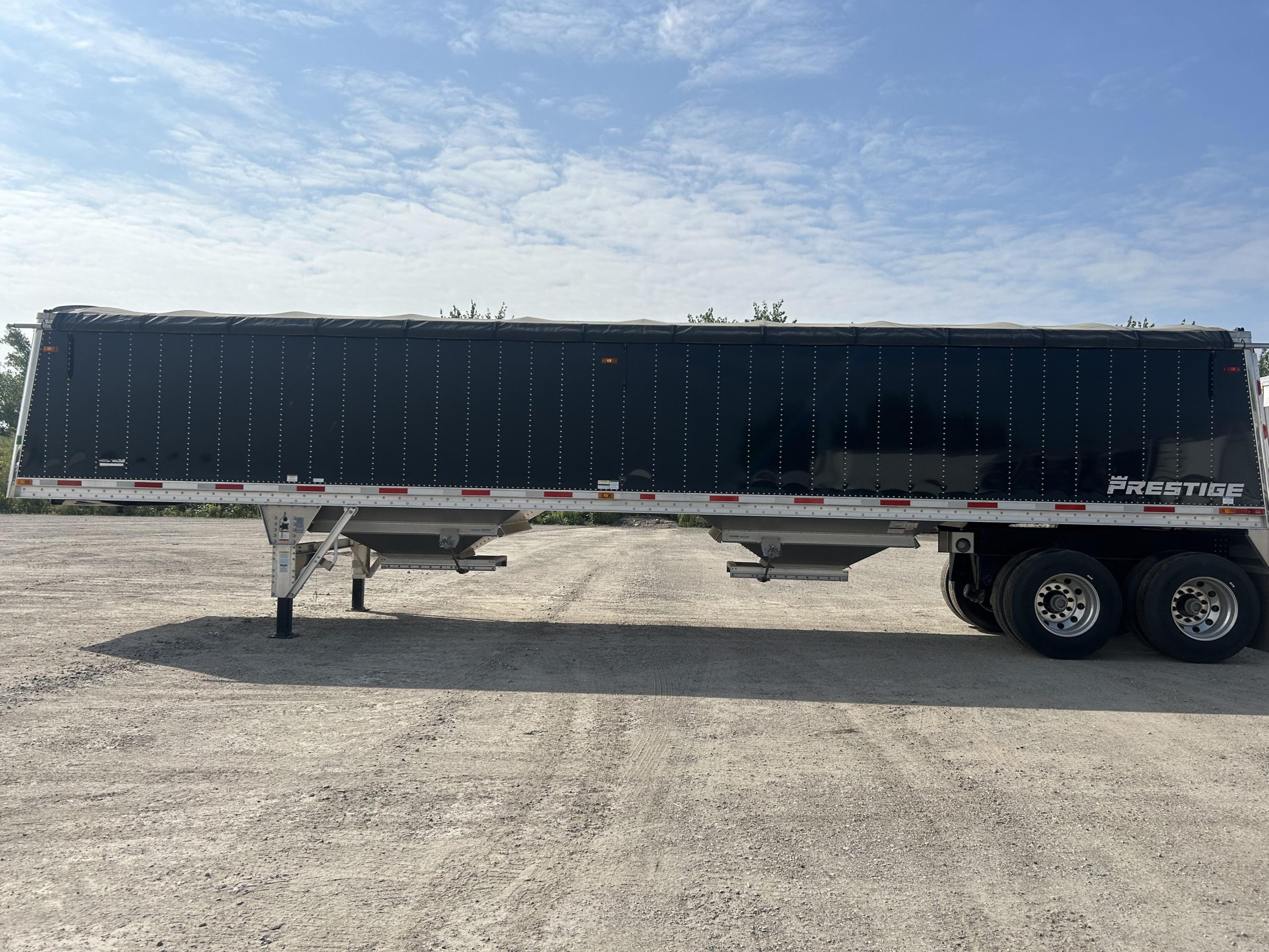 2025 Prestige Hopper 2025 Prestige Hopper - image 2 of 6