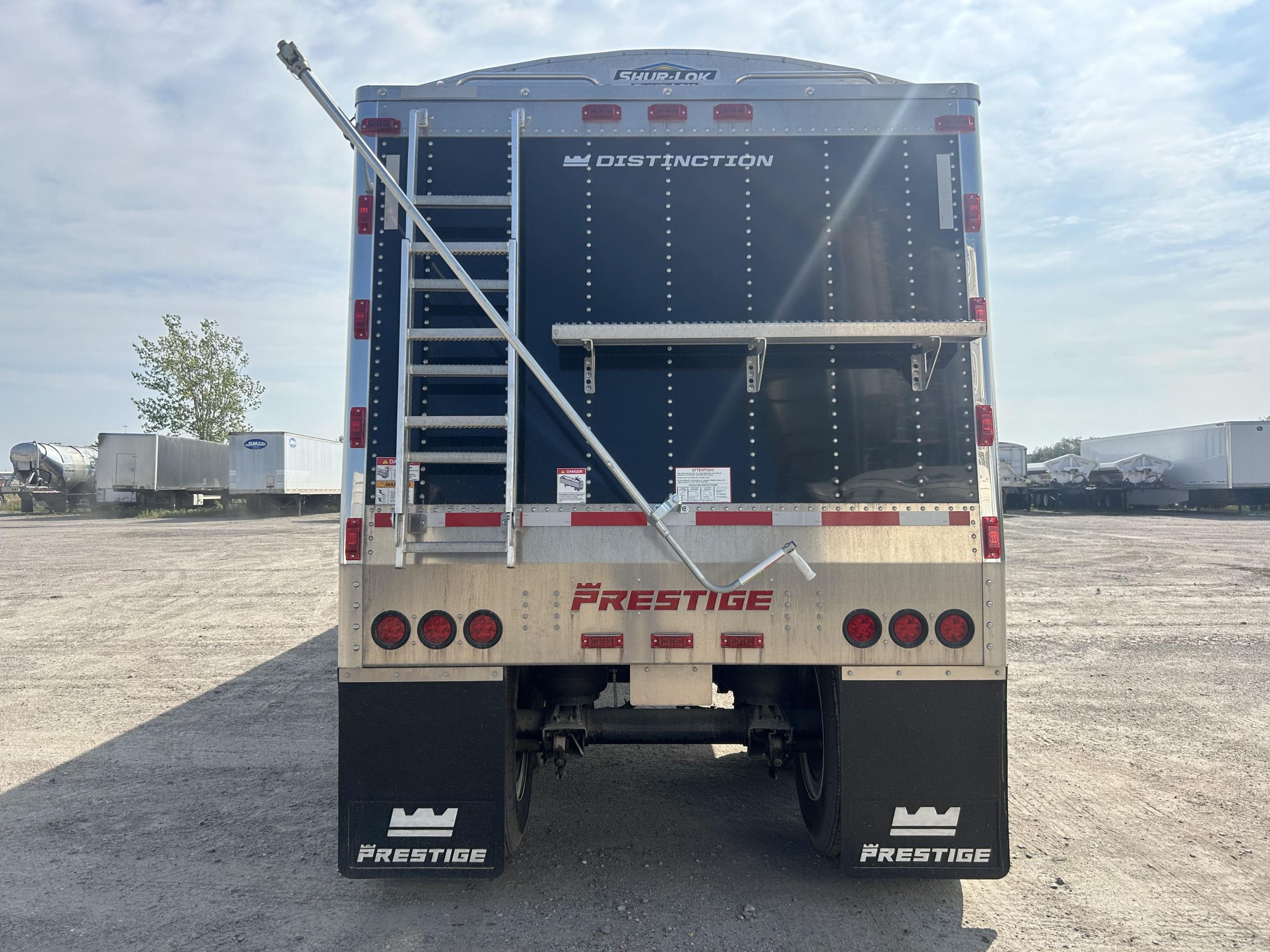 2025 Prestige Hopper 2025 Prestige Hopper - image 4 of 6